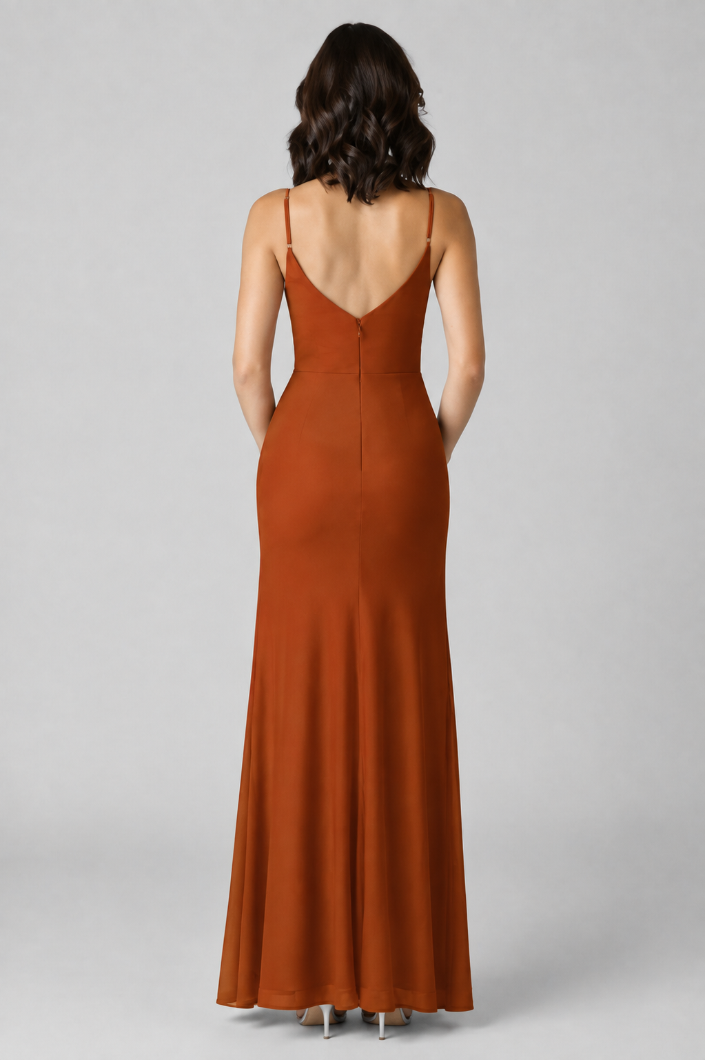 Vestido largo terracota con drapeado lateral